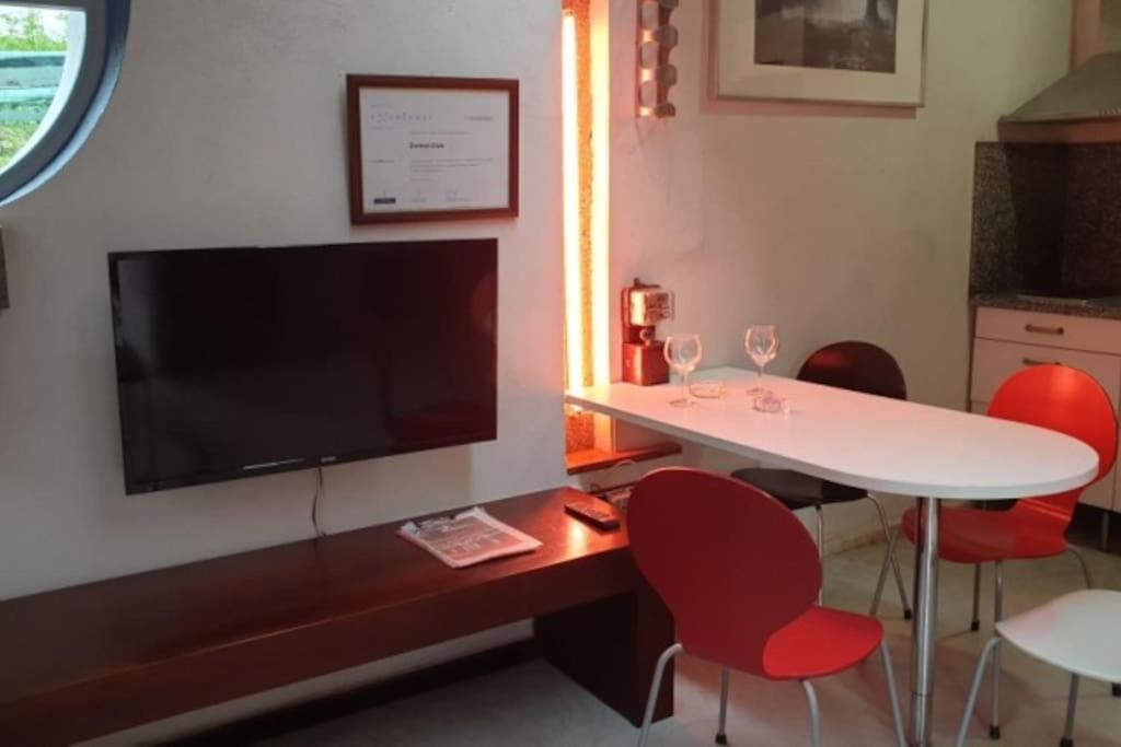Zentral Club Neutron-Jacuzzi Apartment Belmonte De Miranda Exterior photo